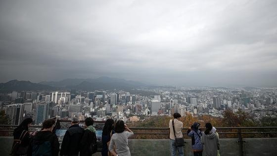 전국 대체로 흐려…경남권 해안에는 비 소식(종합)