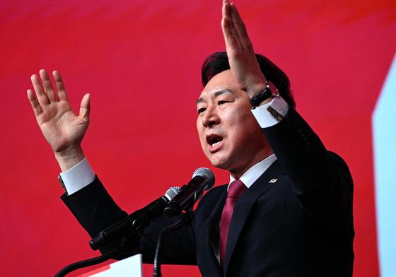 명품백 선물이 단지 예의 차원이라는 착각