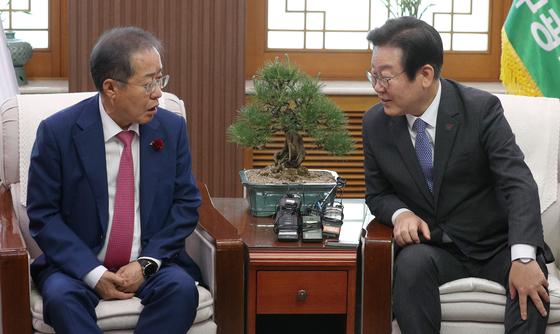 홍준표 "李대통령, 기존 질서 파괴를 개혁으로 착각…자중해야"