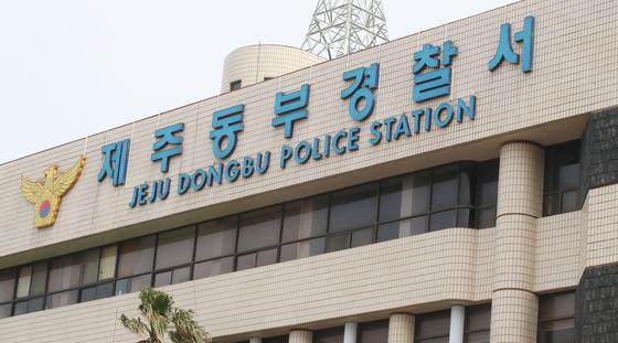 제주 전통시장서 수학여행 온 여고생들 추행한 50대