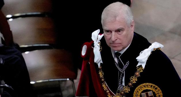 '엡스타인 의혹' 앤드루 왕자, 왕위 계승권도 박탈 위기