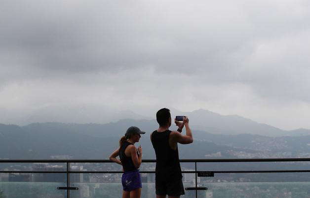 낮 최고 17도 '포근한 주말'…일교차 주의·3·1절 곳곳 비(종합)
