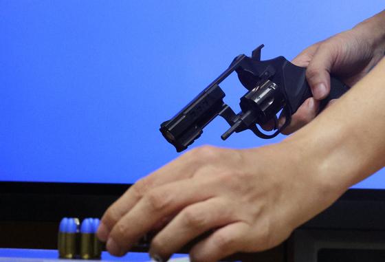 송도 민간사격장서 20대 실탄 맞고 사망…"관리부실 조사"