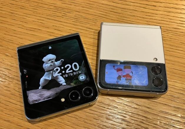 '갤플립5' 2배 커진 외부화면서 '문자' OK…발열은 아쉬워