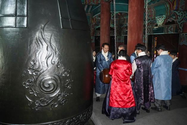 [동정] 오세훈, '2025년 제야의 종 타종행사' 참석 