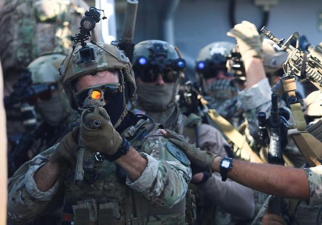  이란 한복판에 침투한 네이비씰 '팀 6'...美 최정예로 불리는 이유