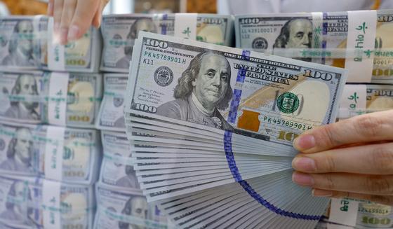 NH證 "달러·원 1480원 돌파 여부, 당국 의지에 달렸다"