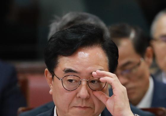 사퇴 시기 떠넘긴 고창섭 충북대 총장 '조건부 사직' 역풍