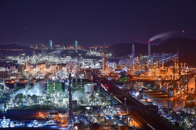 '여수산단의 비명' 근로자 9천명→3천명 급감…'석화산업 장기 불황'