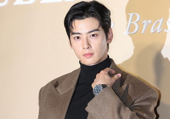 차은우 이어 김선호까지…잇따른 탈세 의혹에 판타지오 9% 하락