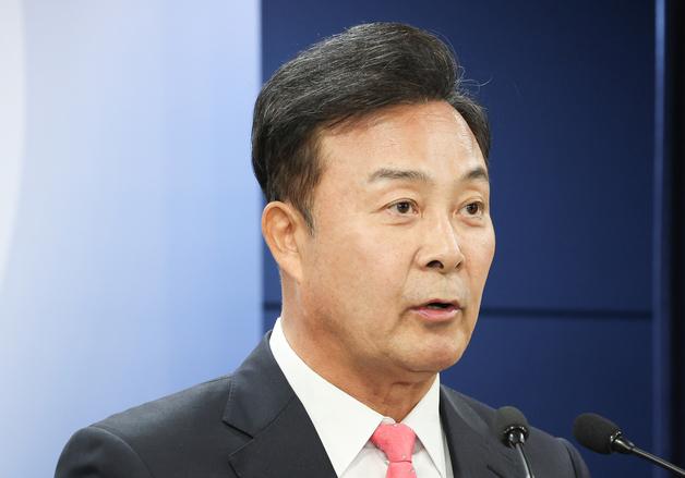 '급성 심근경색' 쓰러졌던 김성제 의왕시장, 일반병동으로 옮겨