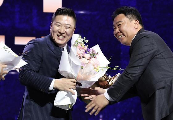 최형우·노경은·강민호…팔팔한 40대 '청춘', 최고령 기록 정조준