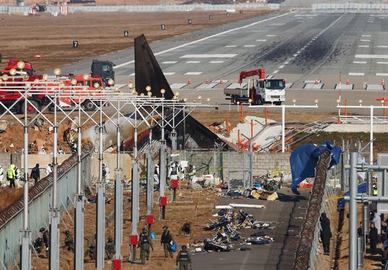 제주항공 참사 1년, 재발 방지 어디까지…신규기 확대·방위각 개선