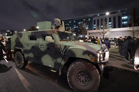 계엄 청산, 시대정신 맞지만…'상처 봉합'은 언제쯤