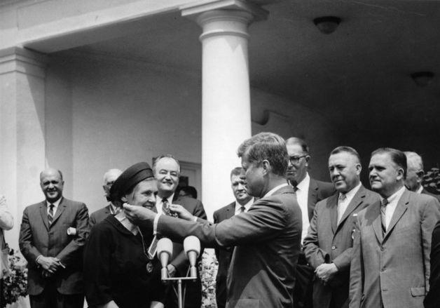 양심으로 시민 지킨 공무원·과학자 '프랜시스 켈시'