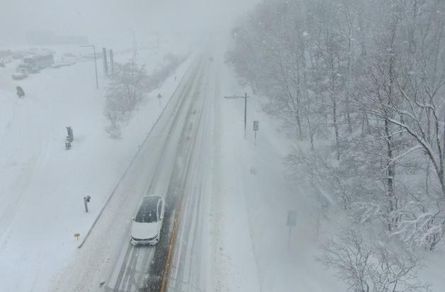 향로봉 -12도…강원 아침기온 뚝, 출근길 안개·빙판길 주의