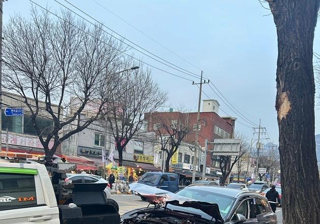 '급발진 의심' 연신내서 8중 추돌사고 발생…14명 부상 6명 병원 이송