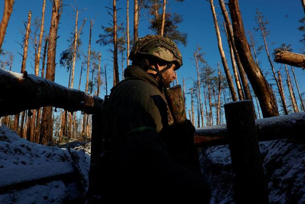 러 "우크라 동부 루한스크 완전 장악"…우크라軍 "아직 방어중"