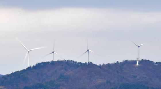 들쭉날쭉 재생에너지, 물에 저장했다 필요할 때 쓴다