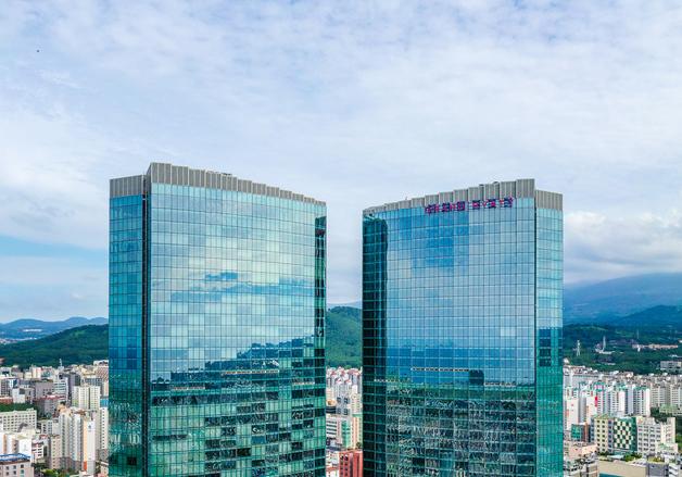 외국인 몰려드는 카지노…롯데관광개발, '황금기' 시동 건다