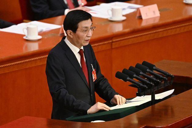 한미일 보란듯 뭉치는 북중…박태성 방중 직후 왕후닝 방북
