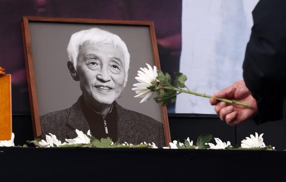 하늘에서 이순재 만났을까…'연극계 거목' 故 오현경 2주기