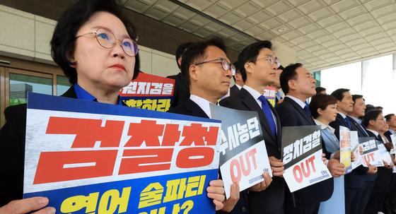 '쌍방울 대북송금' 증인 안수부 영장 청구…진술 회유 수사확대