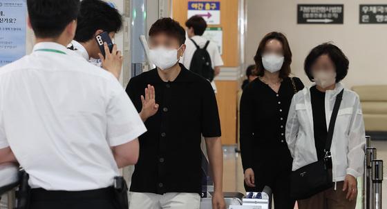 '출연료 수십억 횡령' 박수홍 친형, 오늘 대법원 최종 판단