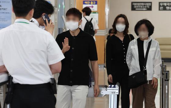 '출연료 수십억 횡령' 박수홍 친형, 오늘 대법원 최종 판단