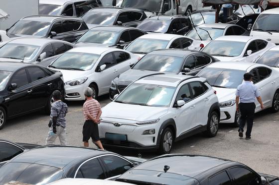 중고차 거래 한파 속 전기차 '역주행'…전년比 42.8%↑