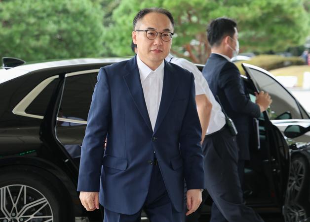 尹·김건희 보낸 문자 속 '개긴 검찰총장' 어떻게 됐나