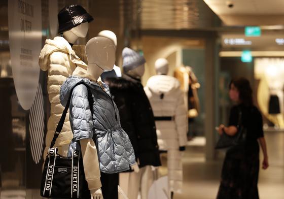백화점업계, 새해 첫 정기세일…시즌오프 할인부터 팝업까지 
