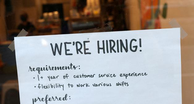 美, 2월 고용 '예상 밖' 9만 2000명 감소…실업률 4.4%