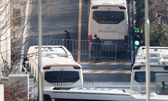 서정욱 "尹 '헬기 띄우고 미사일', 경호처 격려 차원…설마 실천하려 했겠나"