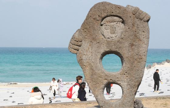 [오늘의 날씨] 제주(18일, 일)…낮 최고 15~17도