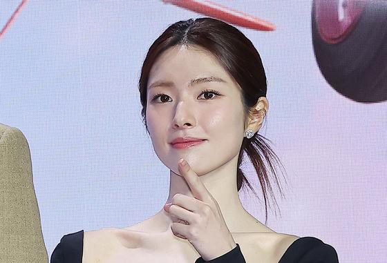하영, 증조부 친일 의혹 속 S전자 광고영상 비공개로…'옥문아' 다시보기도 중단