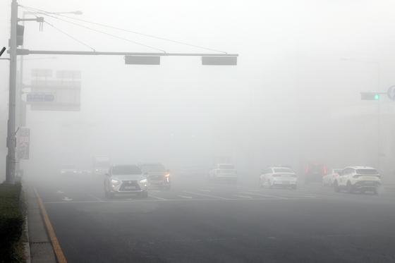청주공항 짙은 안개 항공기 운항 차질…9편 지연