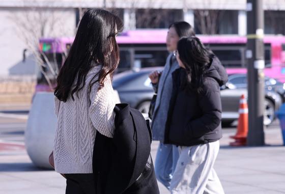 [오늘의날씨]인천(19일,금)…흐리고, 낮 '포근' 최고 6~13도