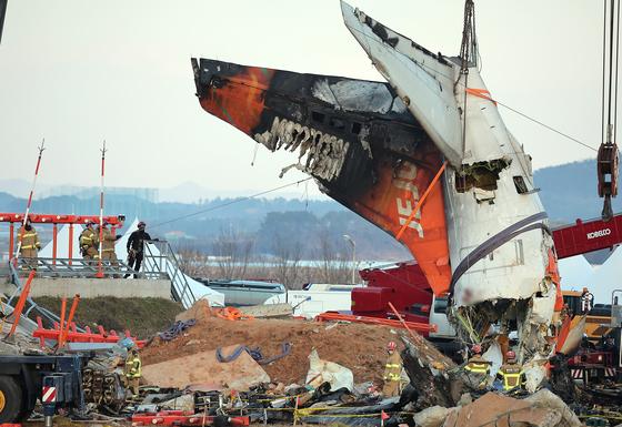 경찰 여객기 참사 특수단, 부산항공청 등 2곳 압수수색