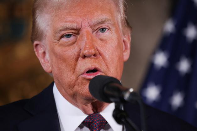 이젠 동맹국에 무력사용 위협까지…트럼프, 위험한 '미국 유일' 정책