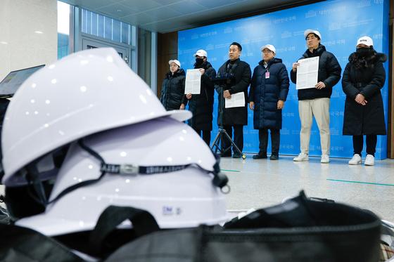 '백골단' 모르고 써도 문제, 알고도 썼으면 더 문제