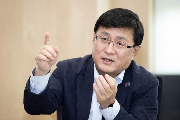 폐플라스틱 재생현장 찾은 기후장관 "순환경제 구축 앞당길 것"