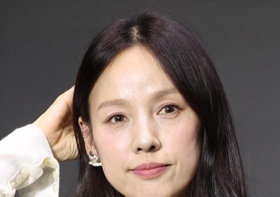 이효리, 부친상 비보…남편 이상순과 상주로 빈소 지켜