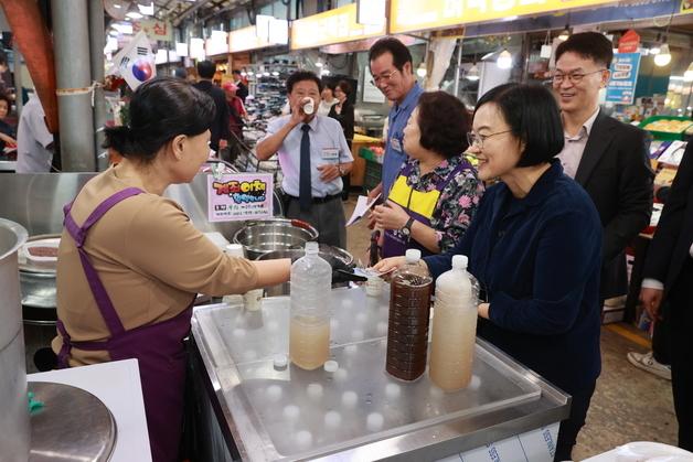 '빵의 성지' 대전 찾은 한성숙 "창의성 결합한 지역 콘텐츠 필요"