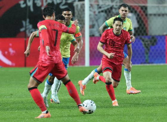 '0-4 충격패' 한국 축구는 어쩌다 '오합지졸'이 되었나?