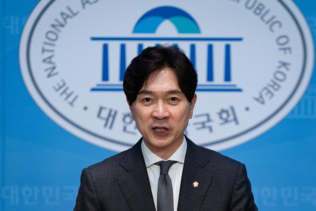 국힘, 대통령실 청탁 의혹에 "김현지가 청와대 상왕 입증"