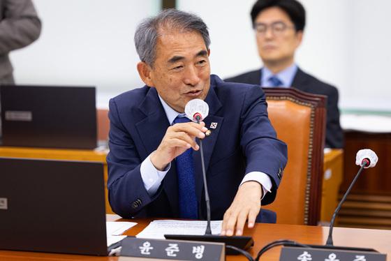윤준병 의원 "2050년까지 명확한 온실가스 감축 목표 설정해야"