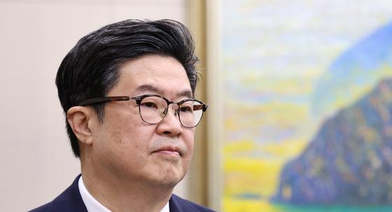 '홈플러스 사태' MBK 김병주 구속 갈림길…법정 출석