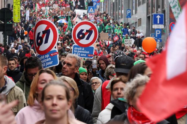 "67세 연금수령은 안될 말"…8만명 총파업에 멈춰 선 벨기에