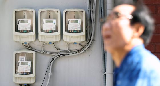 내년 1분기 전기요금 동결…연료비조정단가 '+5원' 유지